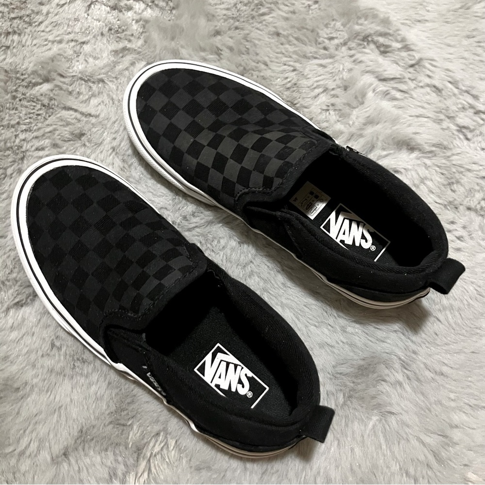 Boys size 1 vans classics